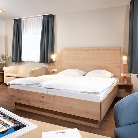 Hotel Heuboden Умкірх Екстер'єр фото